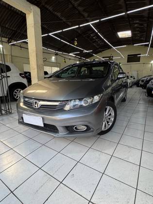HONDA CIVIC 1.8 LXS 16V FLEX 4P AUTOMÁTICO HONDA CIVIC 1.8 LXS 16V FLEX 4P AUTOMÁTICO